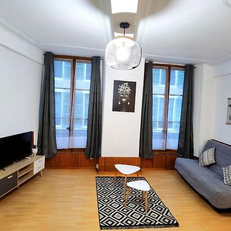 Charmant T2 Meuble Quartier Chateau De بو المظهر الخارجي الصورة