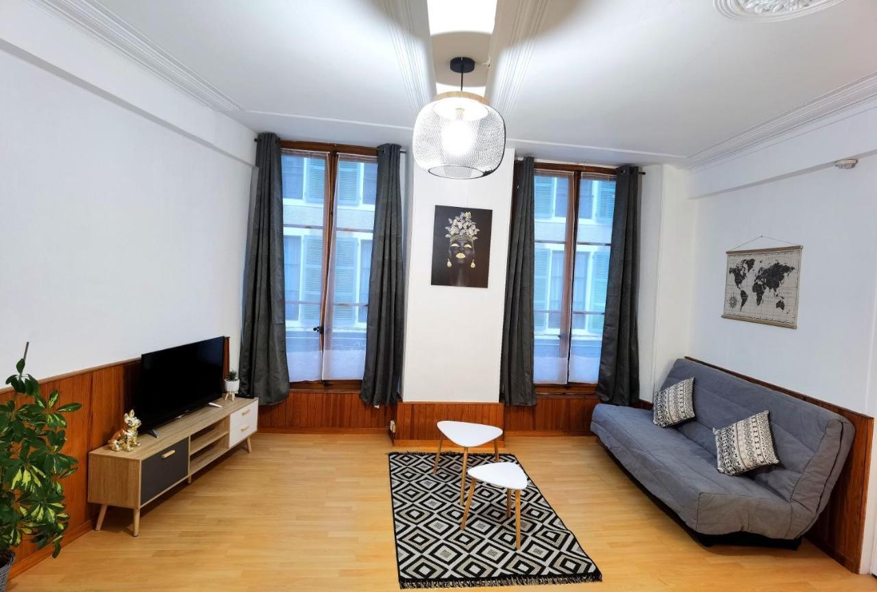 Charmant T2 Meuble Quartier Chateau De بو المظهر الخارجي الصورة