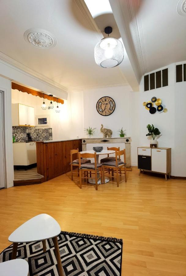 Charmant T2 Meuble Quartier Chateau De بو المظهر الخارجي الصورة